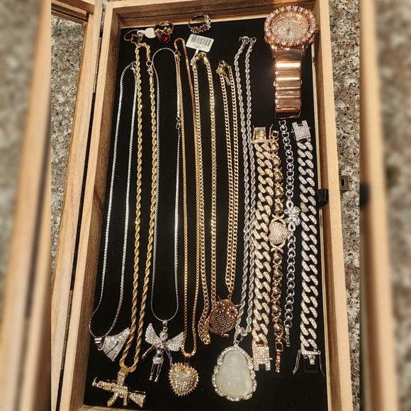 Fashion Jewelry - Picture 1 of 1